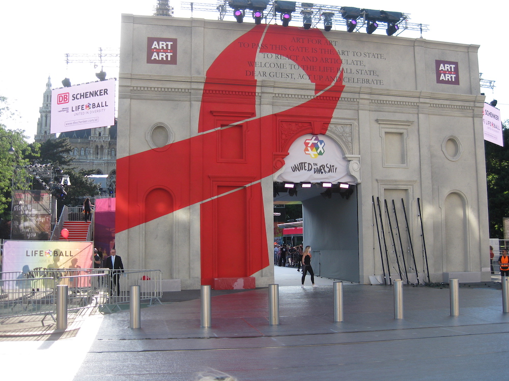 Elveda Life Ball Kaos GL - LGBTİ+ Haber Portalı